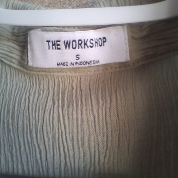 Light Green Crinkle Texture Long Sleeve Button Up Top Small 90s Office Costal - Picture 4 of 5